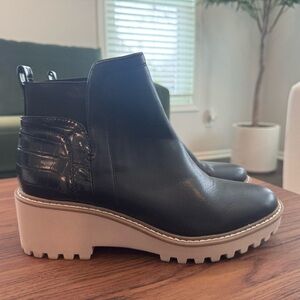 Dolce Vita Size 10 “Rielle” brand new!